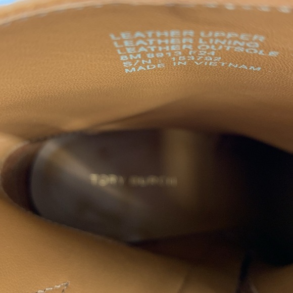 Tory Burch Brooke stamped heel ankle boots brown camel leather chunky heel new 8 - Picture 8 of 8